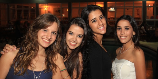 Lívia Faleiros, Camila Borges, Letícia Spirlandelli e Natália Taveira esta semana no Bar Nó na Madeira